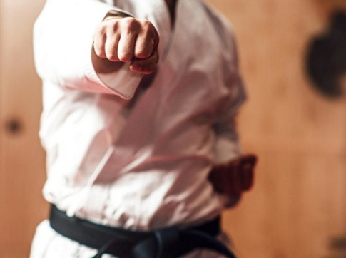 ecla-activites-sports-auriol-karate ecla-activites-sports-auriol-karate